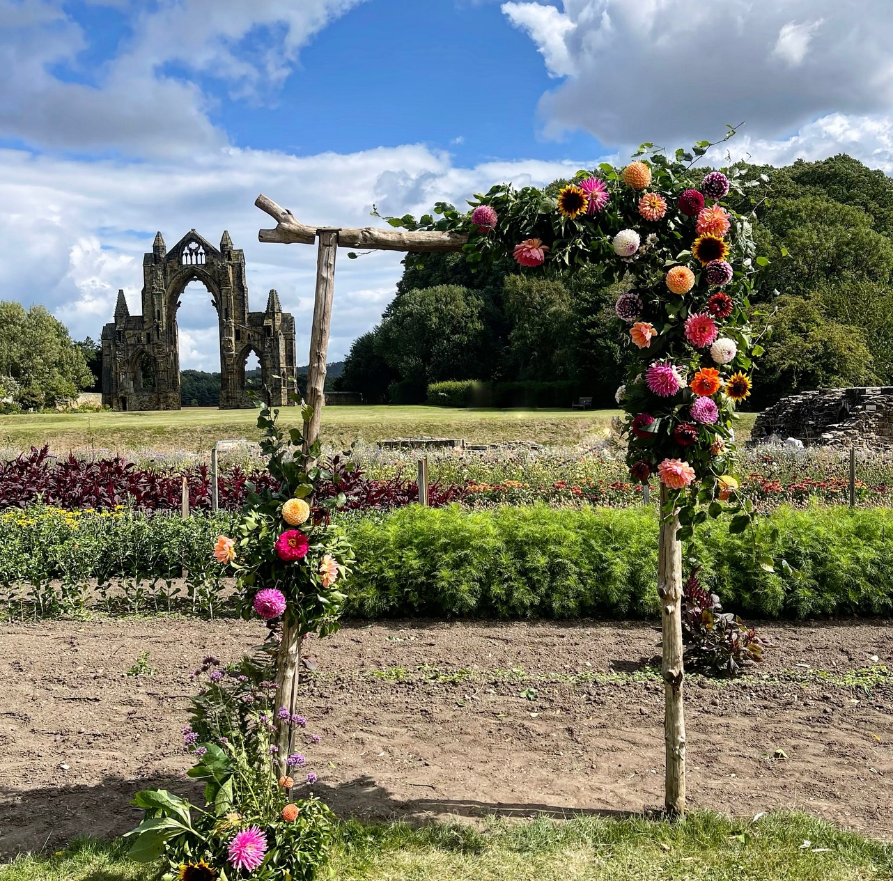 Late Summer Flower Picking – August Photo Diary