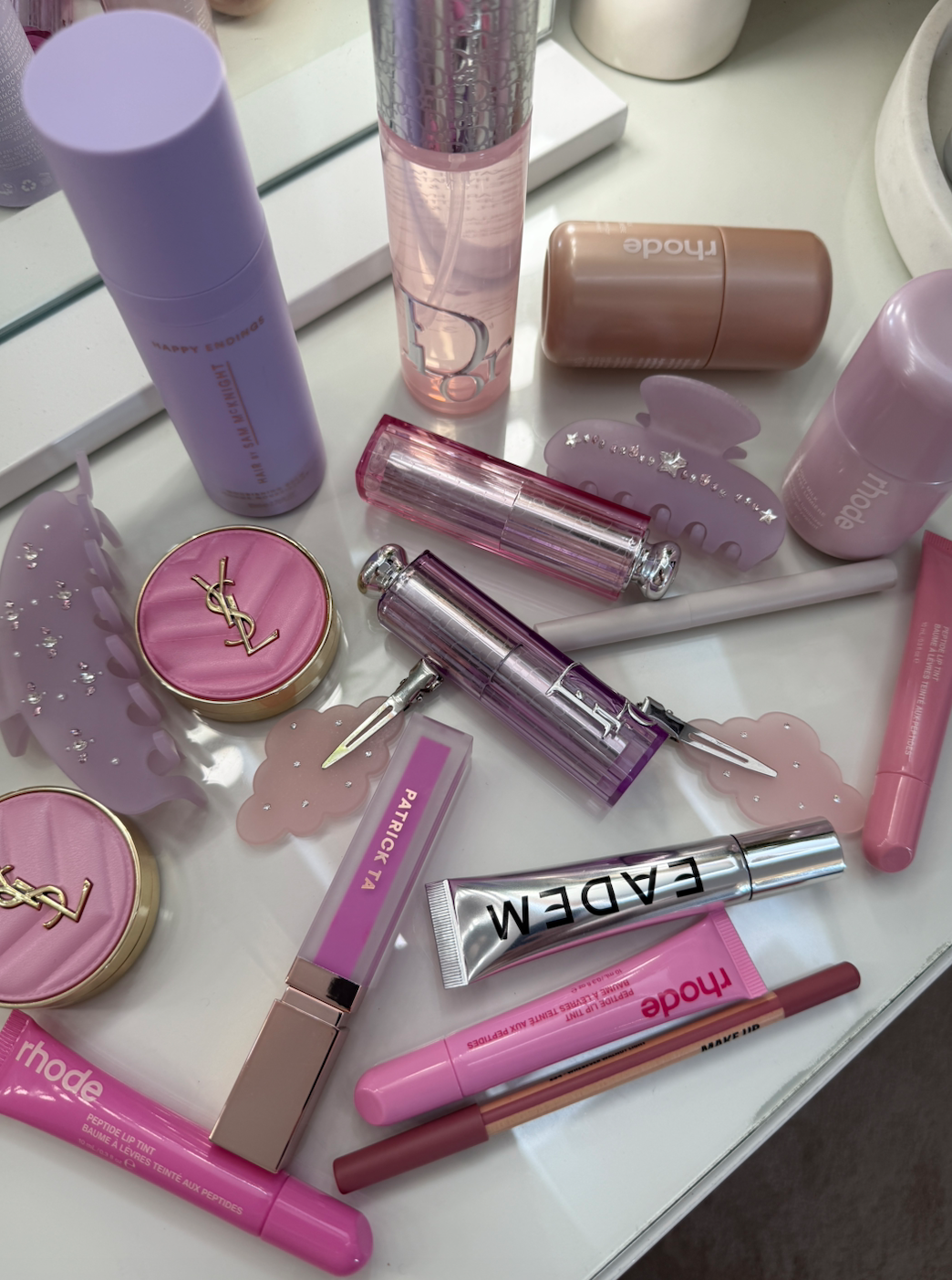 GIRL MESS